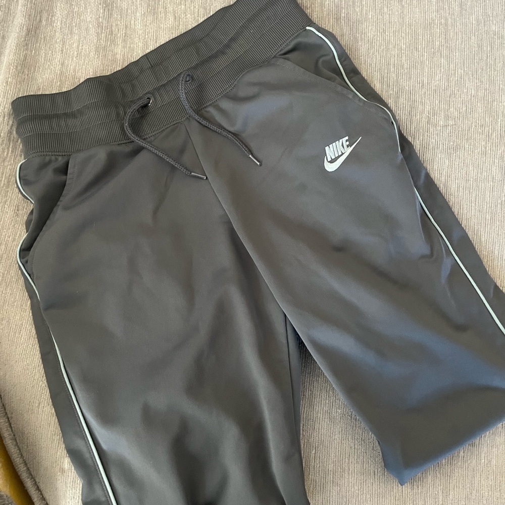 nike jogging pants size small